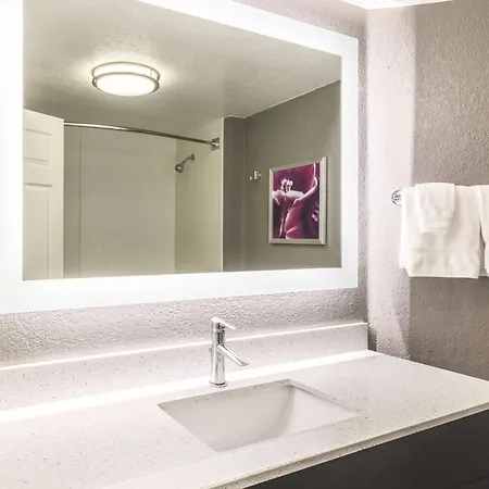 Hotel La Quinta By Wyndham Austin Airport Esterno foto