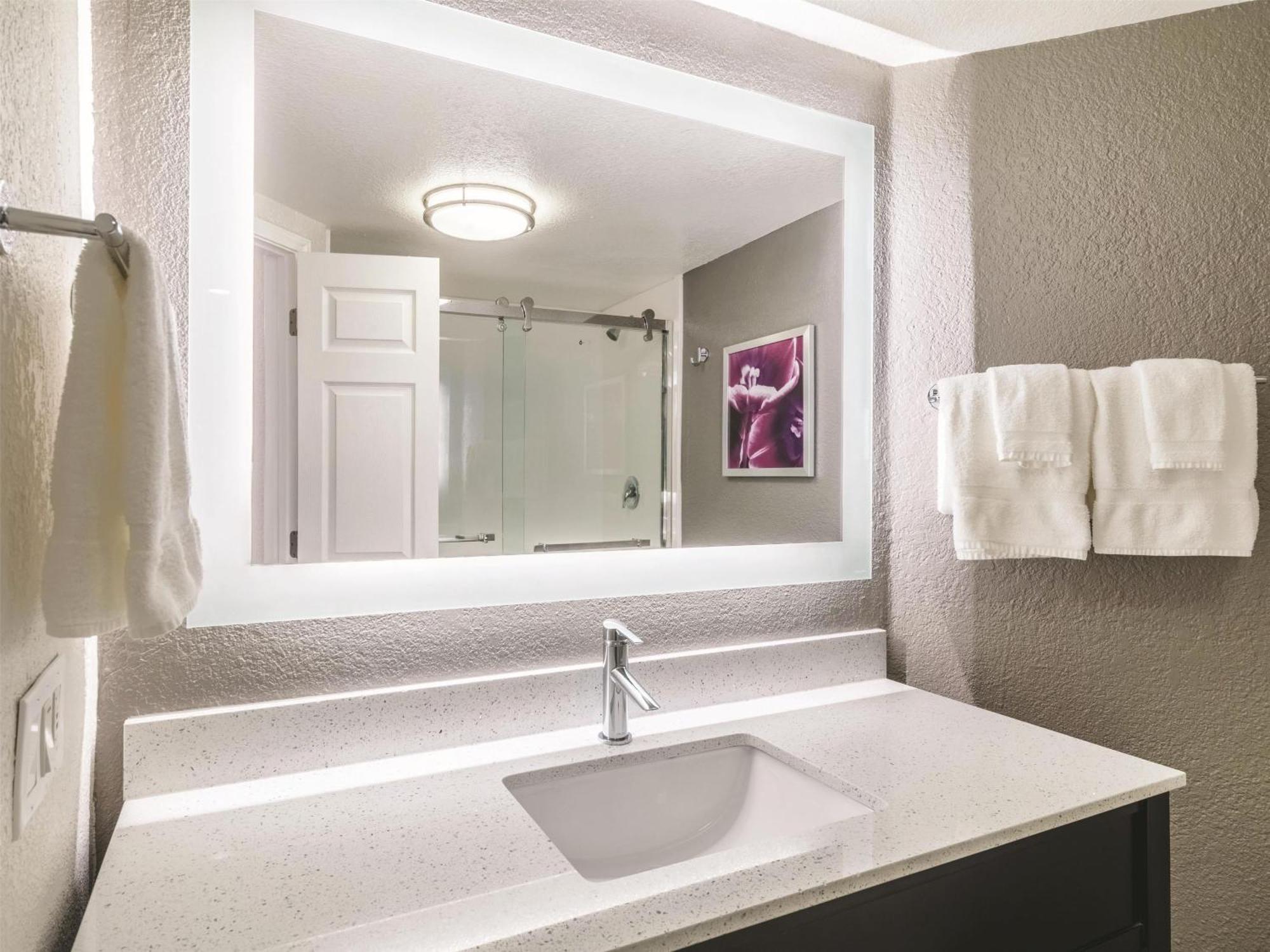 La Quinta By Wyndham Airport Hotel 3*