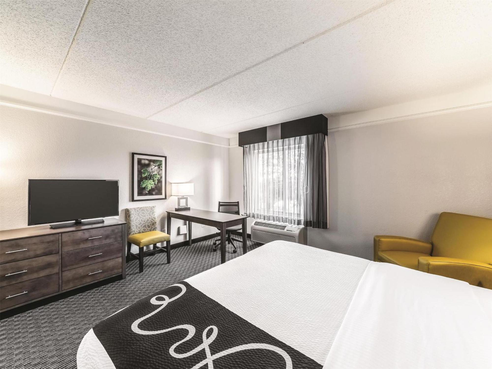 Hotel La Quinta By Wyndham Airport