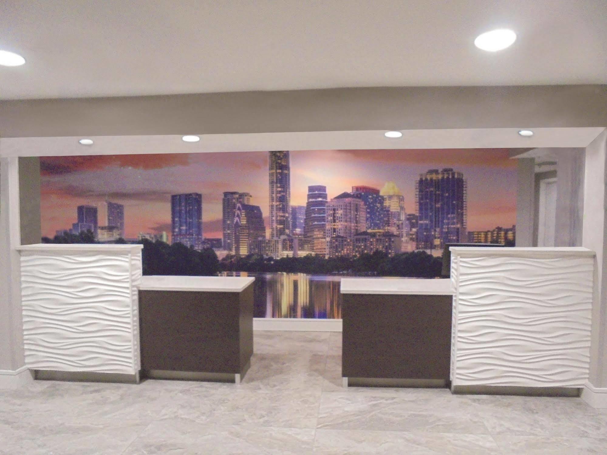 La Quinta By Wyndham Airport Hotel 3*