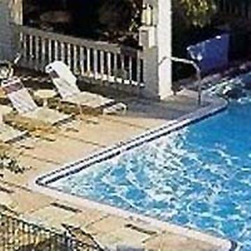 La Quinta By Wyndham Airport Hotel